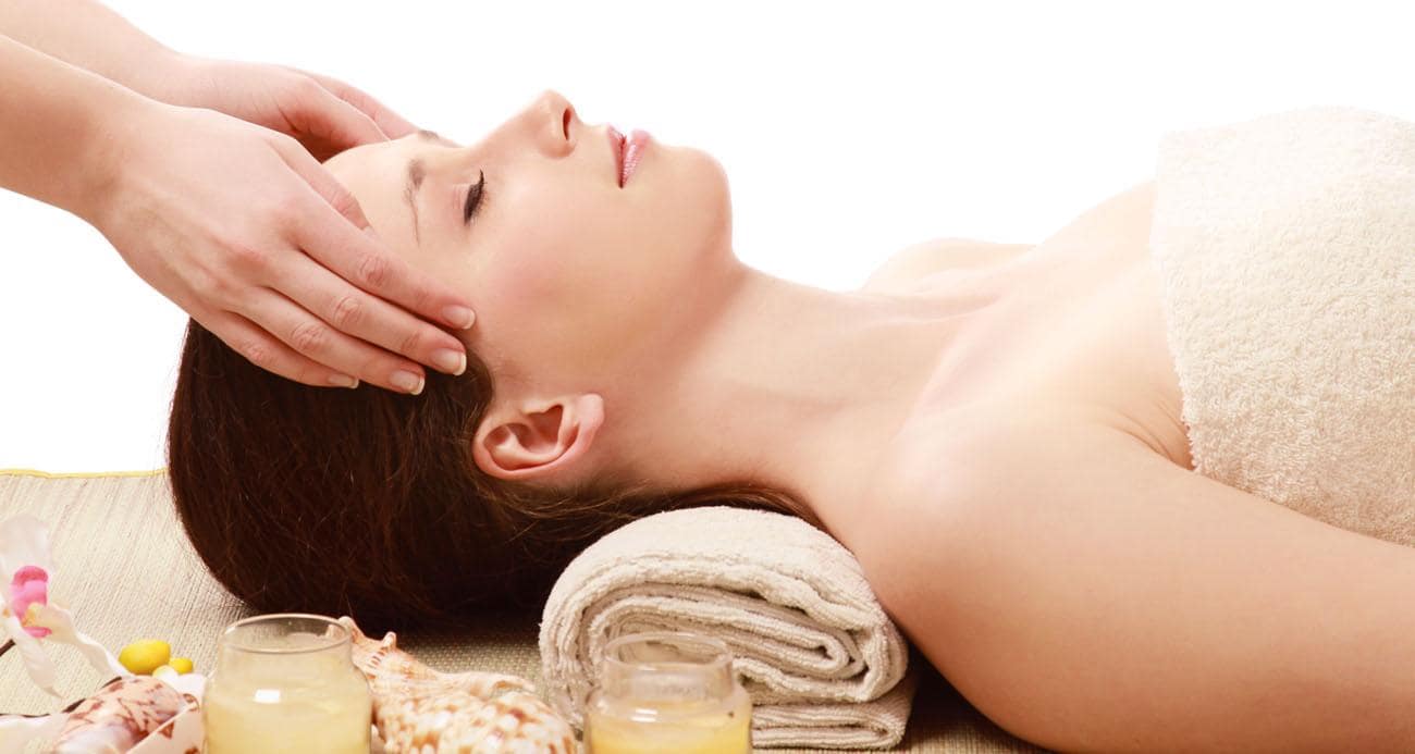 Hạn chế căng thẳng bằng massage da đầu để kích thích mọc tóc nhanh 