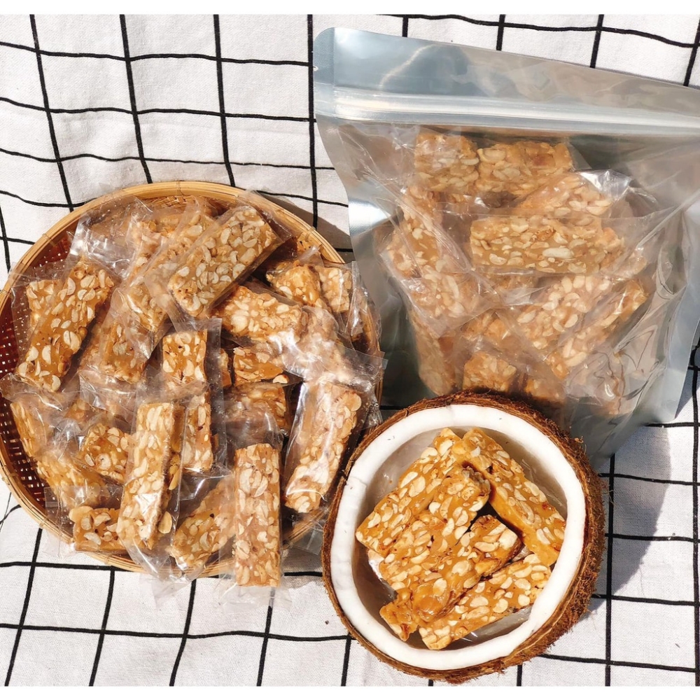 Kẹo dừa đậu phộng đặc sản Quy Nhơn
