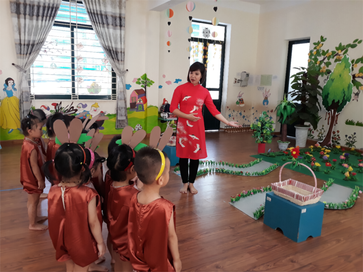 Trò chơi hái quả cho trẻ mầm non dưới 3 tuổi