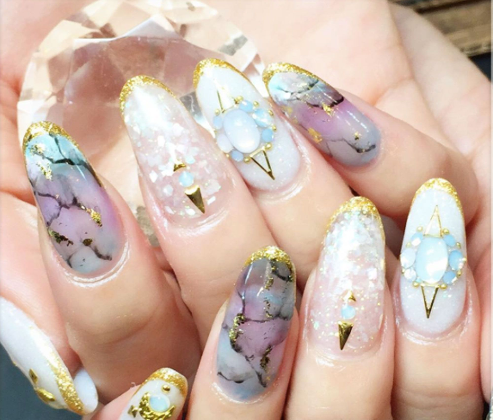 Mẫu nail vân đá xà cừ độc đáo, khác biệt
