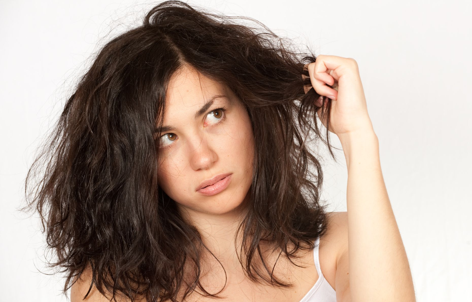 Nếu không quan tâm chăm sóc thì tóc xoăn nữ chỉ có thể giữ nếp tối đa từ 3 đến 6 tháng