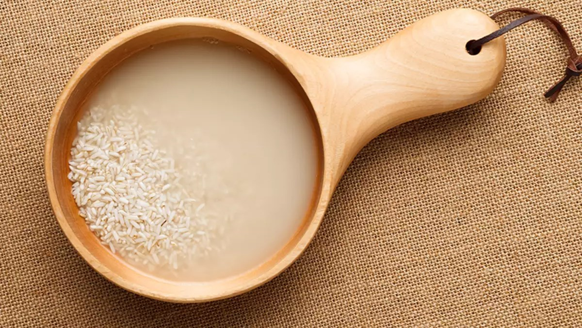 Rửa mặt bằng nước vo gạo thường xuyên có tốt cho da mặt không? 