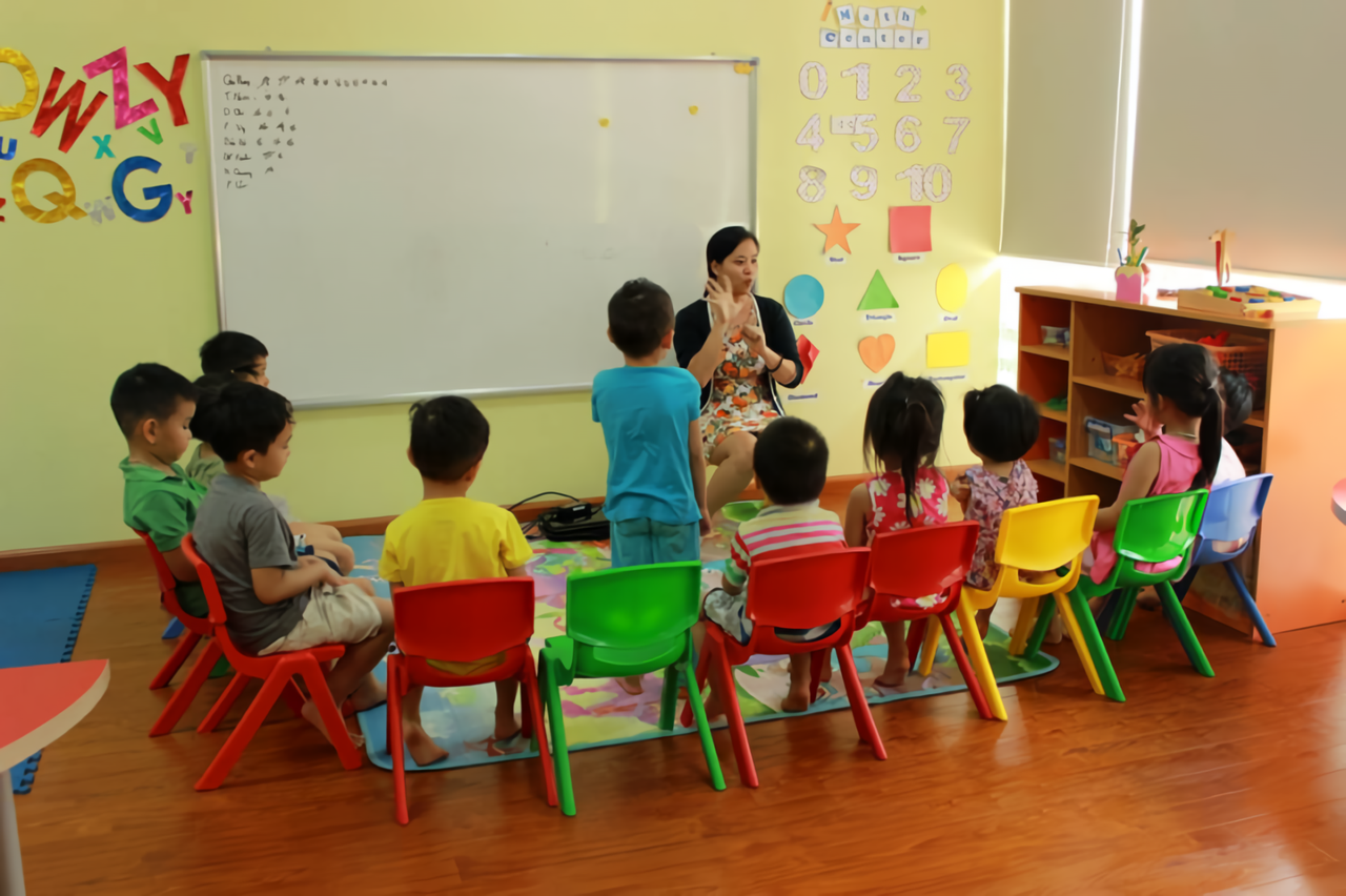 Trò chơi 5 con cua đá cho trẻ mầm non 