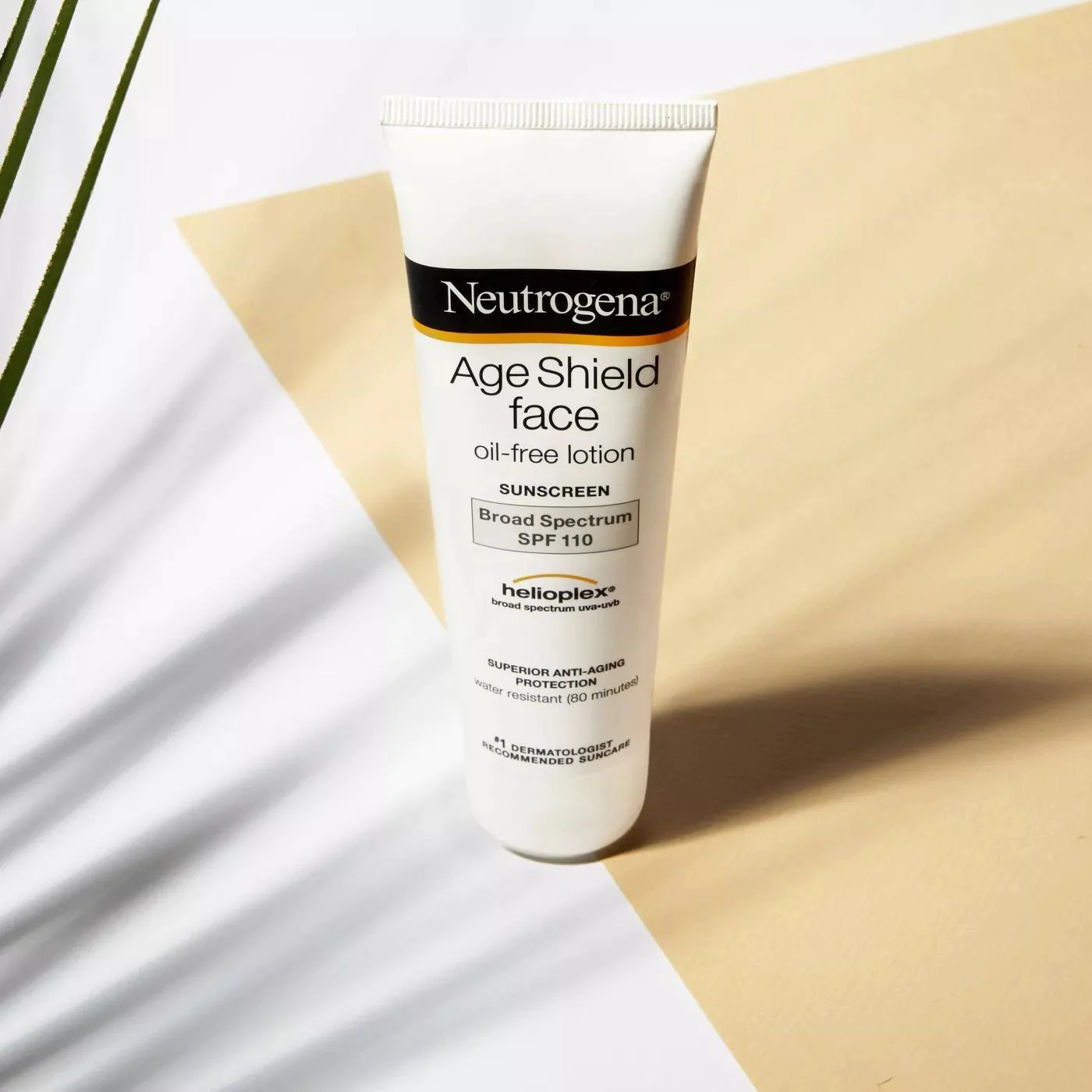 Neutrogena Age Shield Face Lotion Sunscreen có chỉ số chống nắng cực cao SPF110