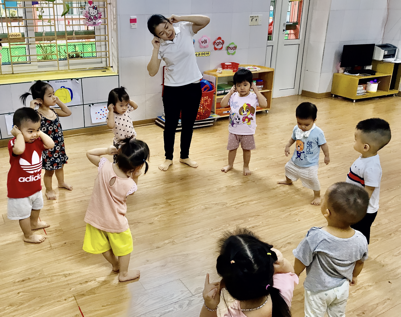 Trò chơi “Ồ sao bé không lắc” 