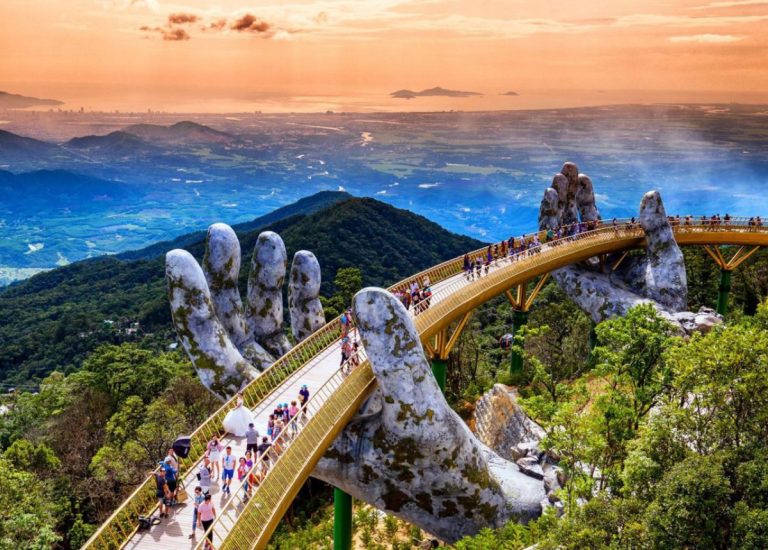 Du lịch Bà Nà Hills Đà Nẵng: Giá vé, kinh nghiệm du lịch