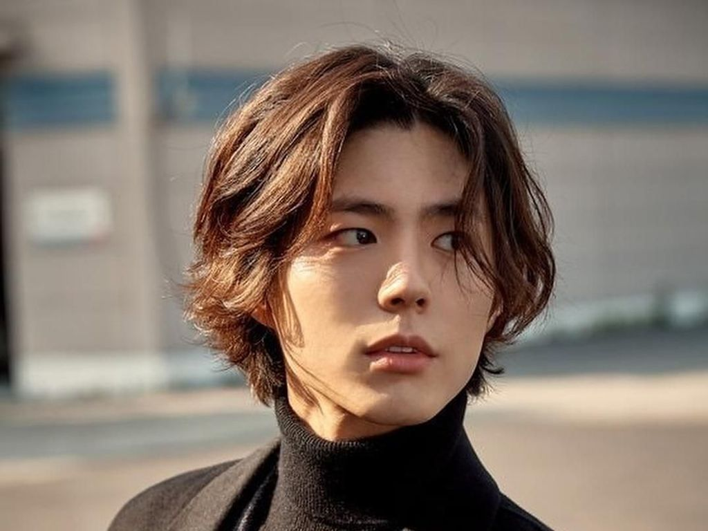 Kiểu tóc mullet layer xoăn nhẹ nhàng