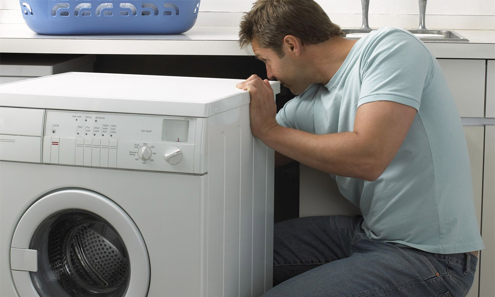 Nếu dây curoa bị đứt, hãy tìm đến thợ có chuyên môn để thay thế