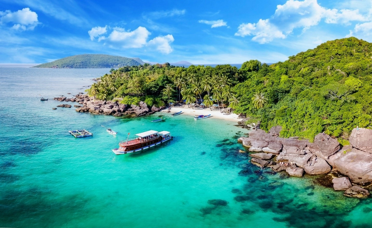 Quần đảo An Thới đầy thơ mộng với nhiều đảo nhỏ bao quanh
