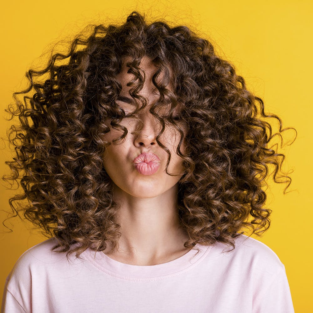 Kiểu tóc mì tôm ngang vai mang lại sự trẻ trung năng động cho các bạn nữ 
