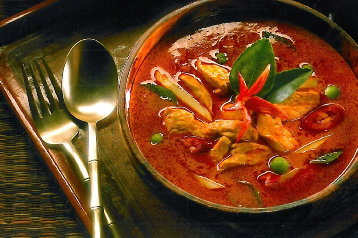 Cà ri gà kiểu Thái cay nồng