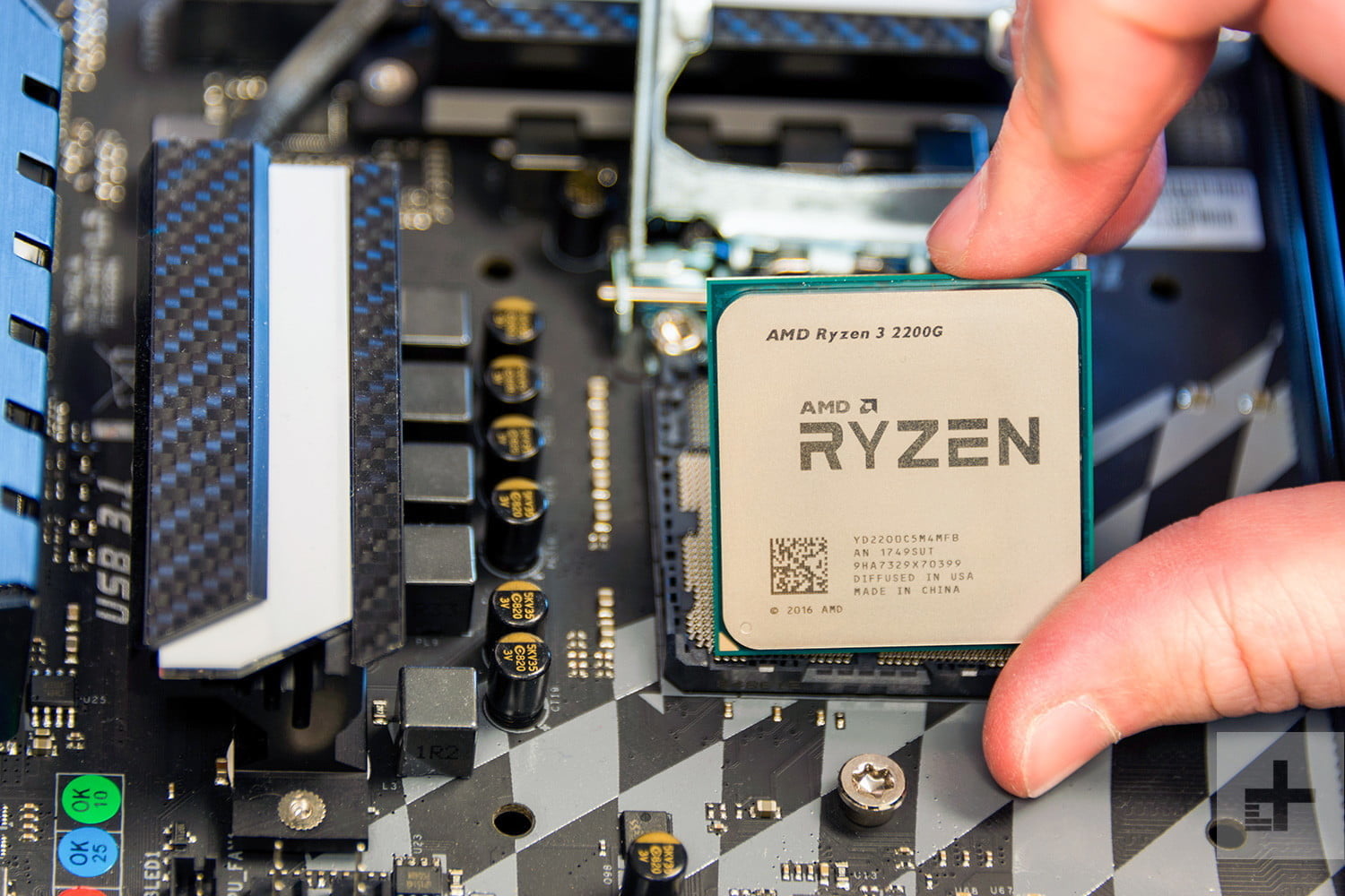 CPU là một phần cứng trong hệ thống máy tính