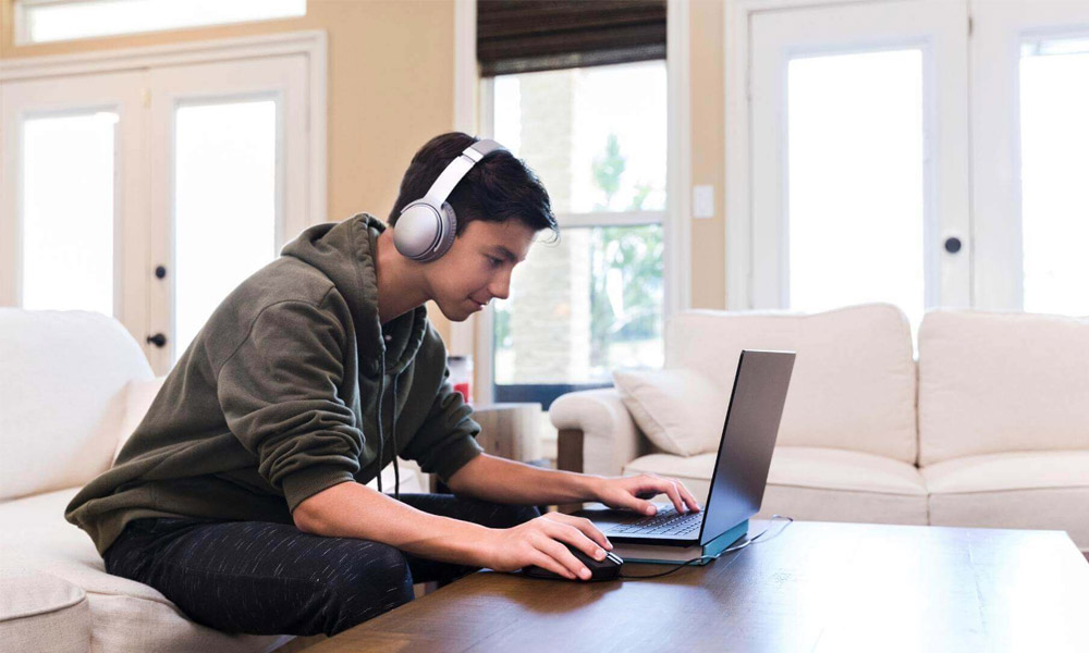 Kết nối tai nghe khác với laptop để kiểm tra