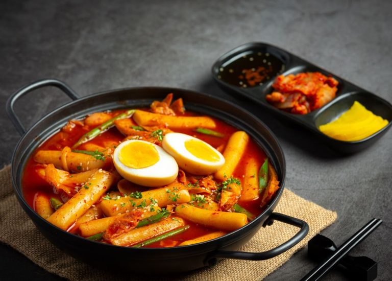 4 Cách làm sốt tokbokki đơn giản ai cũng làm được 