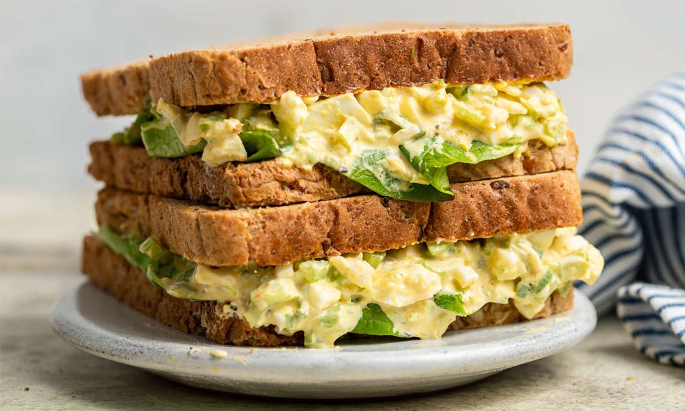 Sandwich trứng mayonnaise đảm bảo hàm lượng dinh dưỡng cần thiết cho gia đình 
