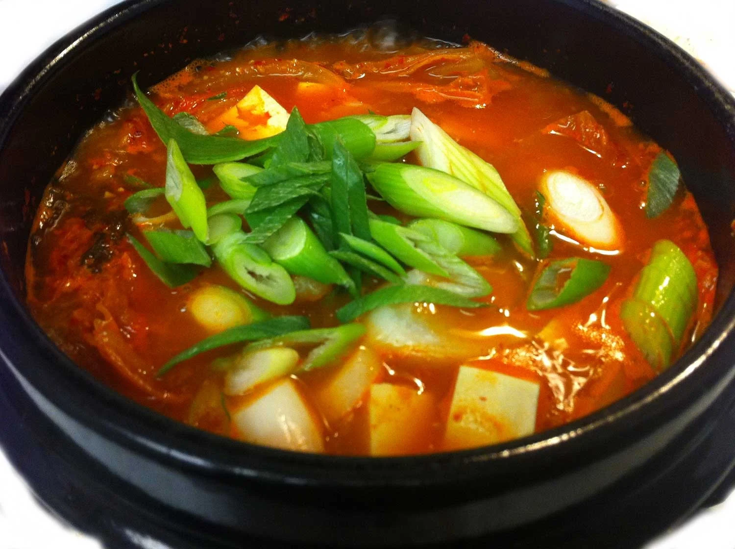 Quá trình nấu canh kim chi thịt bò cũng rất đơn giản