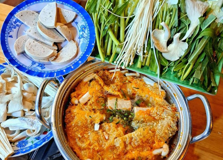 Hướng dẫn cách nấu lẩu thái chay thập cẩm ngon, đơn giản 
