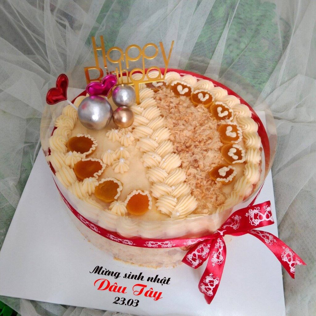 Bánh sinh nhật bông lan trứng muối phủ sốt phô mai