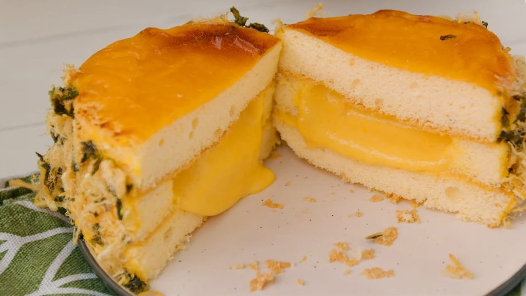 Bông lan trứng muối phô mai tan chảy, béo ngậy