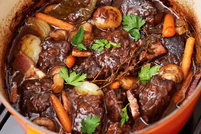 Công thức làm món bò sốt vang chuẩn vị