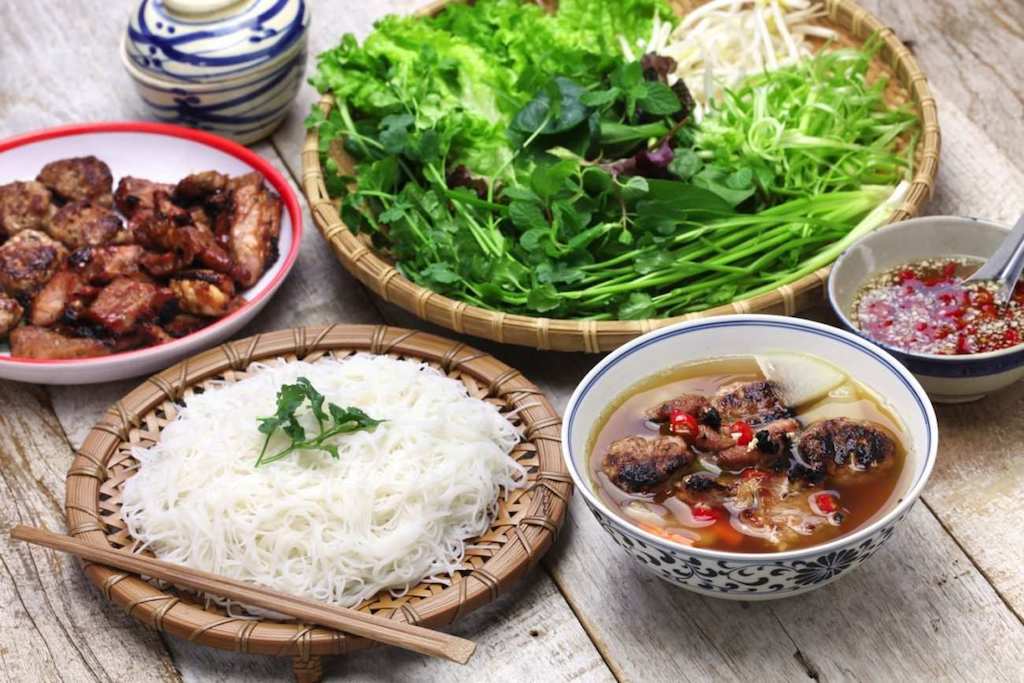 Bún chả Hồ Gươm được yêu thích bởi nhiều thực khách