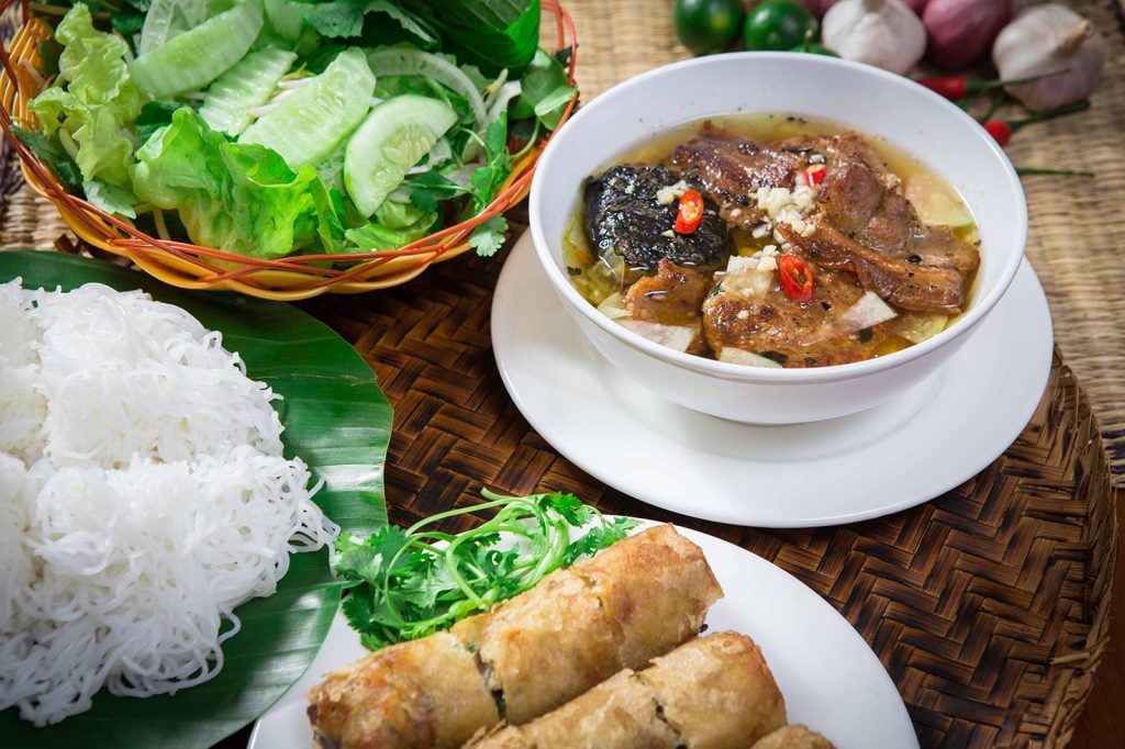 Bún chả Quỳnh Quán - món ngon được nhiều thực khách yêu thích