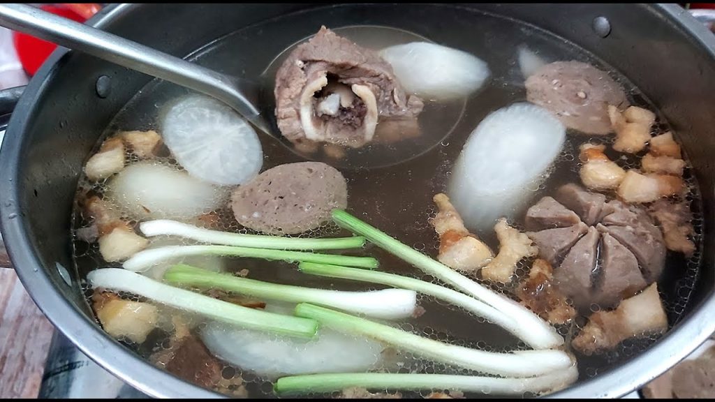 Nước lèo thơm ngon và tròn vị