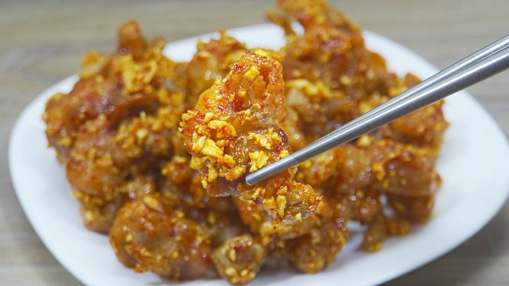 Chân gà rút xương sốt bơ tỏi