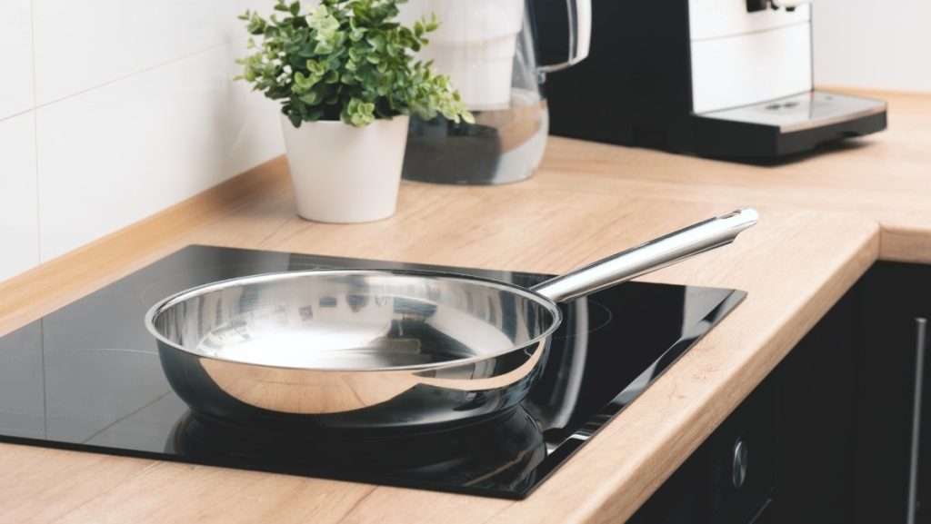 Chảo dùng với bếp từ có đa dạng vật liệu