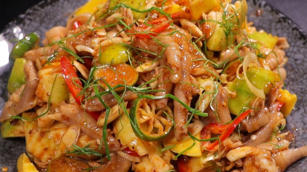 Chân gà rút xương sốt Thái
