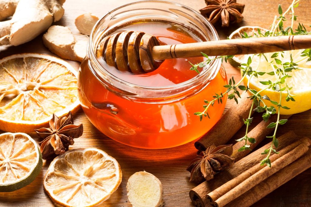 Mật ong và trùng thảo là sự kết hợp đáng giá