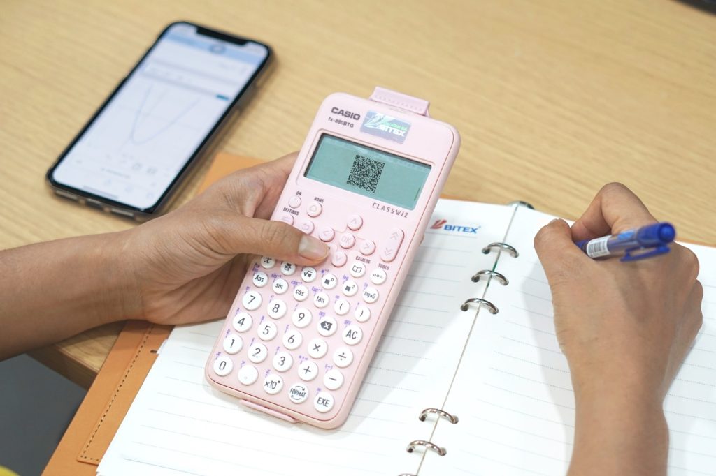 Máy Casio Fx-880BTG thu hút nhiều sự quan tâm ngay khi vừa ra mắt