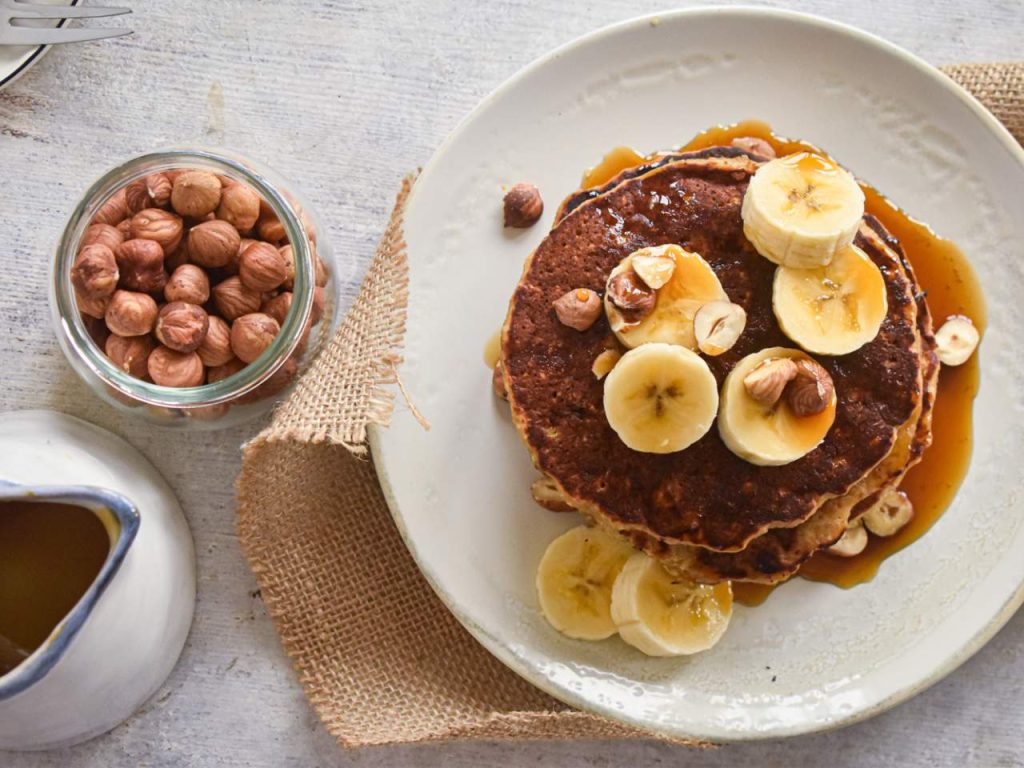 Bánh pancakes yến mạch kết hợp với chuối thơm ngon