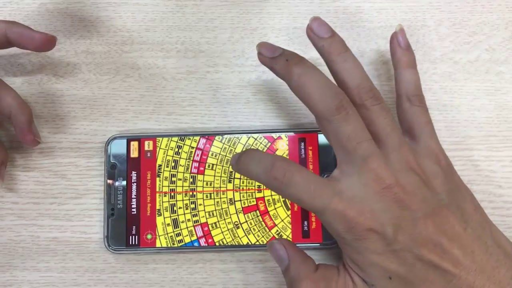 Dùng la bàn phong thủy online để xem hướng nhà trên điện thoại