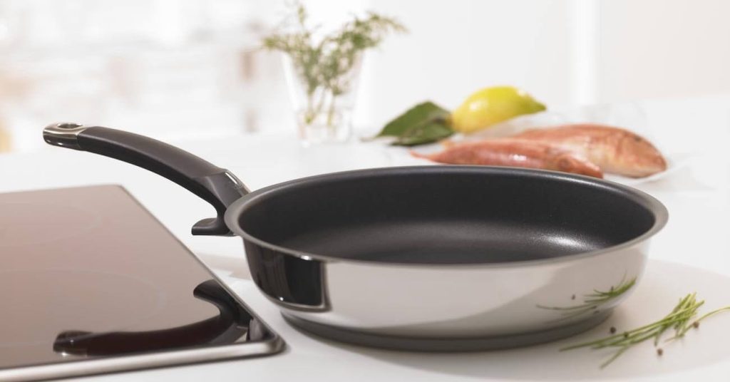 Thiết kế đáy chảo bằng mang đến nhiều lợi ích