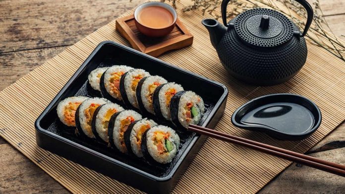 Món ăn truyền thống kimbap ngon miệng từ Hàn Quốc