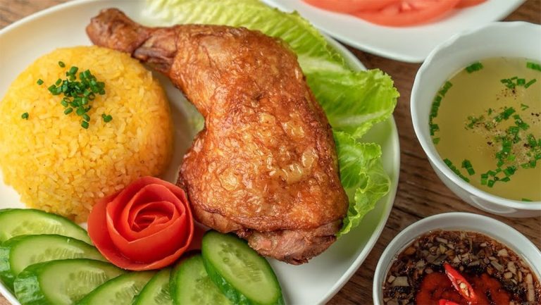 Cách làm cơm gà xối mỡ ngon, da giòn rụm, chuẩn vị tại nhà