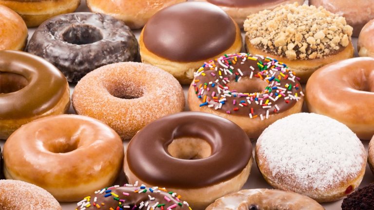 Cách làm bánh Donut ngon, hấp dẫn & Review 5 tiệm bánh Donut tại Sài Gòn