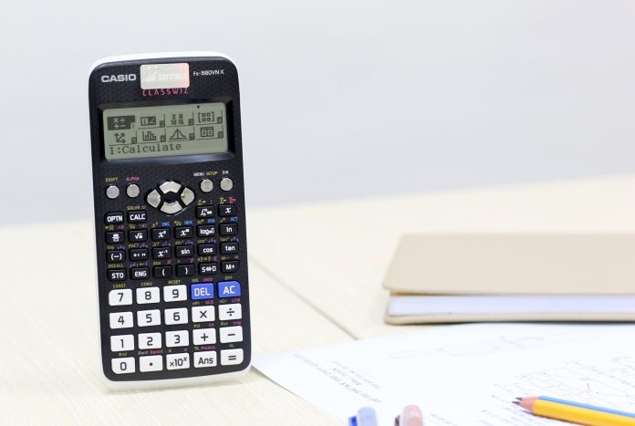 Review máy tính Casio fx 580 vn plus