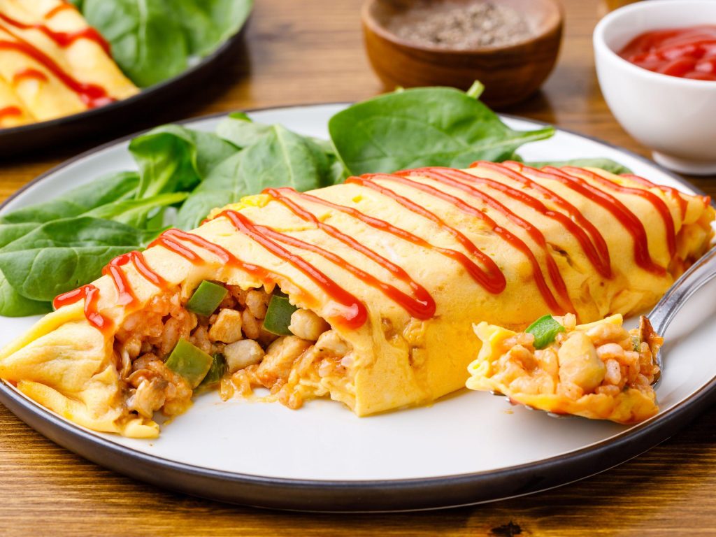 Cơm chiên cuộn trứng thơm Hàn Quốc đơn giản, dễ thực hiện