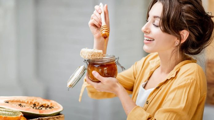 Hoa đu đủ đực ngâm mật ong