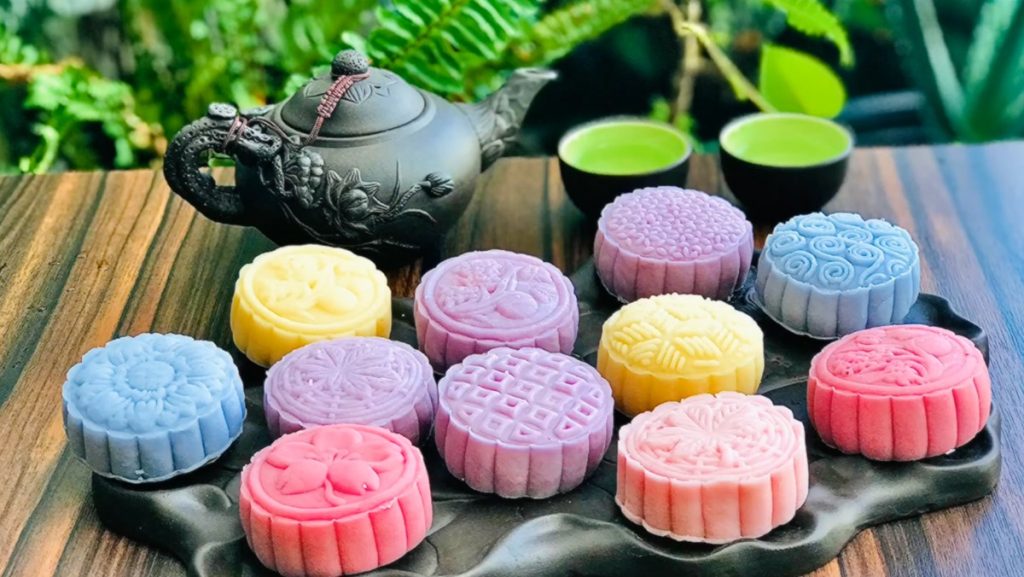 Tạo màu vỏ bánh Trung thu vô cùng bắt mắt