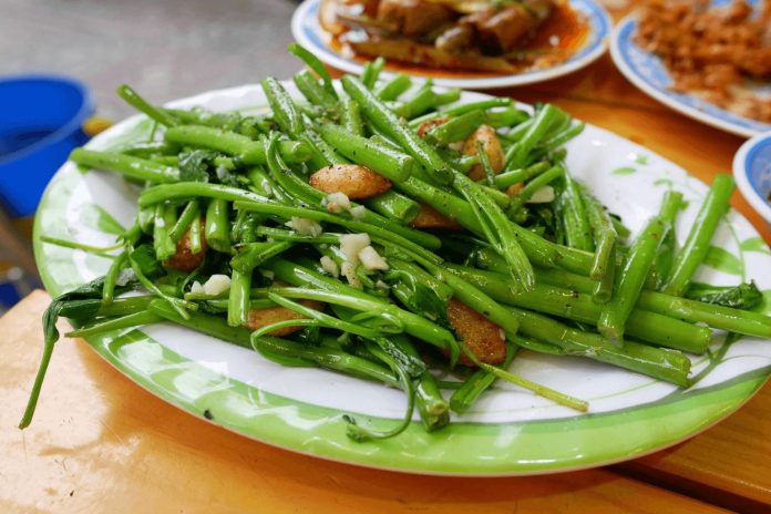 Rau muống xào tỏi