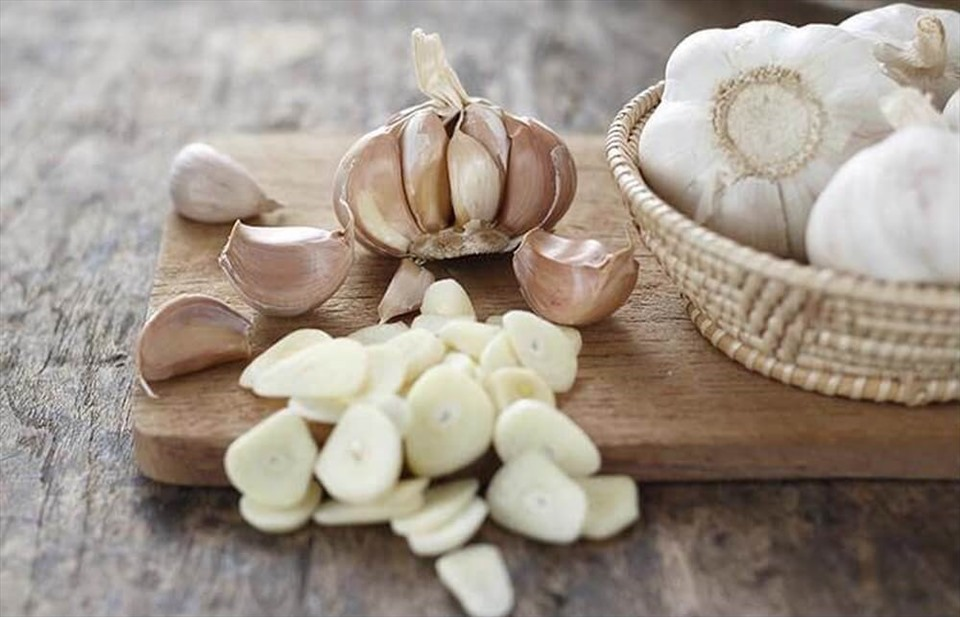 Cách đuổi chuột bằng tỏi