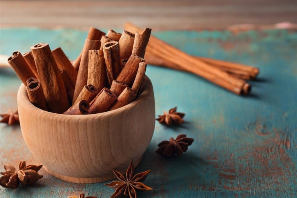 Cách đuổi chuột bằng quế thơm