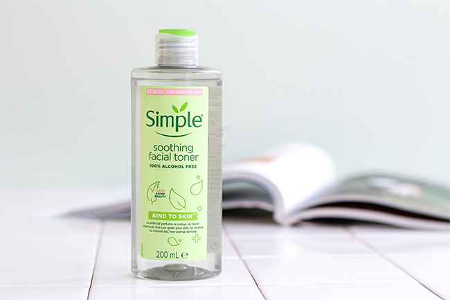 Toner cho da khô nhạy cảm Kind To Skin Soothing Facial Toner