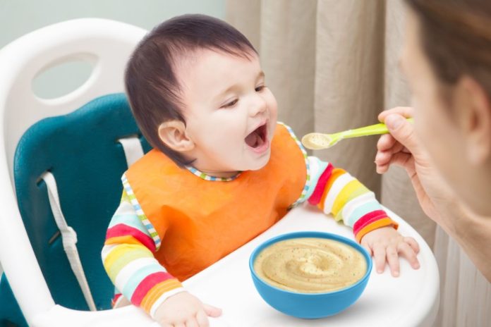 thực đơn ăn dặm cho bé 6 tháng