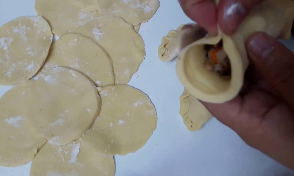 tạo hình bánh gối
