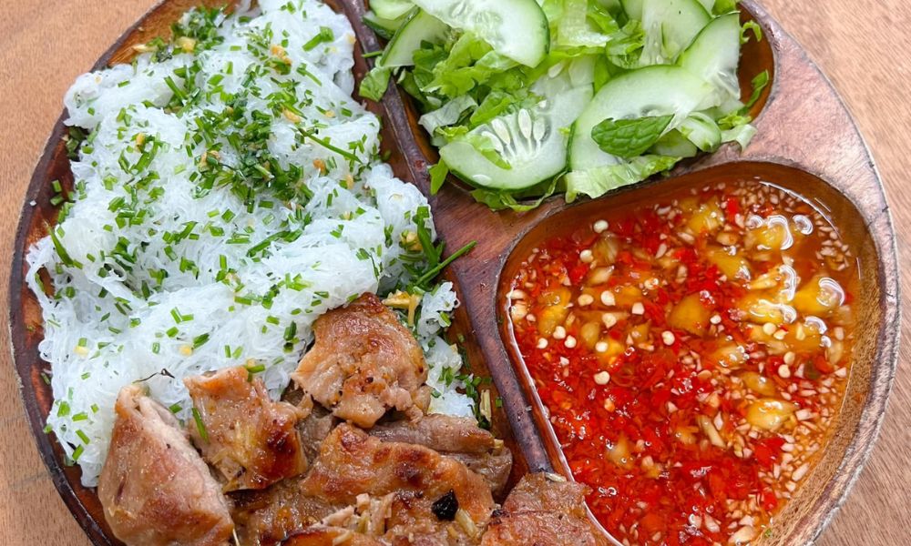 bánh hỏi thịt nướng