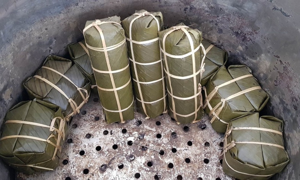 luộc bánh tét